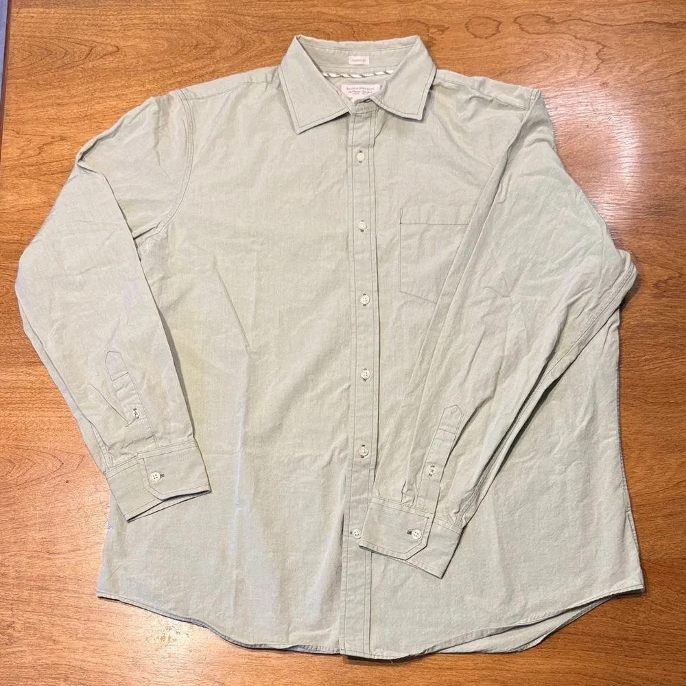 Banana Republic Men's Sage Button Down Shirt